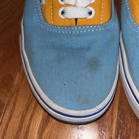Vans - Picture 3 of 5